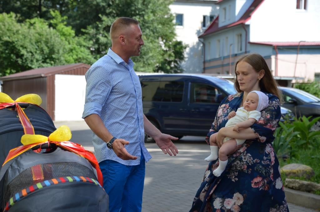 Депутат Данил Кельманский оказал помощь многодетной семье