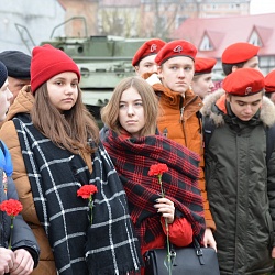 Депутаты почтили память россиян, исполнявших служебный долг в «горячих точках»